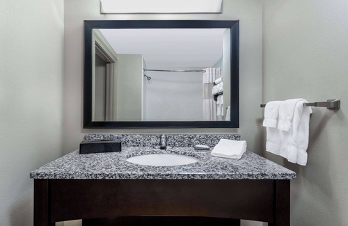 Midtown Ocean City Hotel | La Quinta Inn & Suites by Wyndham Ocean City