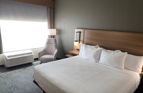 Maryvale Hotel | La Quinta Inn & Suites by Wyndham Phoenix West/Glendale
