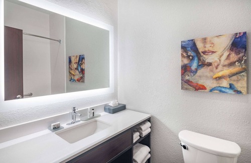 Evansville Hotel | La Quinta Inn & Suites by Wyndham Evansville