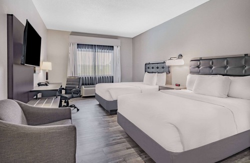 Evansville Hotel | La Quinta Inn & Suites by Wyndham Evansville