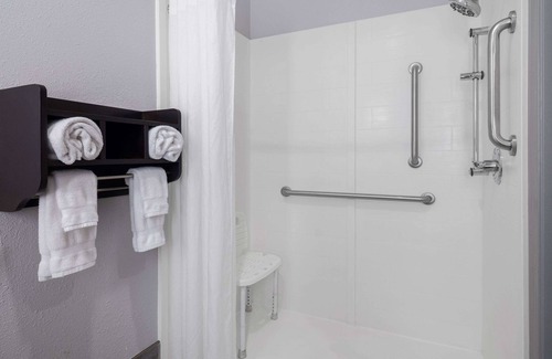 Evansville Hotel | La Quinta Inn & Suites by Wyndham Evansville