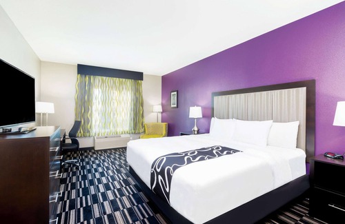 Fairfield Hotel | La Quinta Inn & Suites by Wyndham Fairfield - Napa Valley