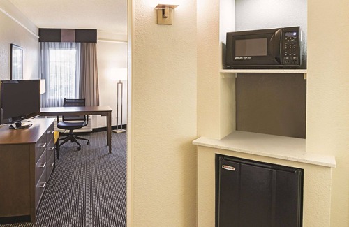 Fort Worth Hotel | La Quinta Inn & Suites by Wyndham Fort Worth North
