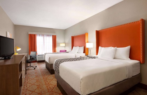 Lackawanna Hotel | La Quinta Inn & Suites by Wyndham Lackawanna