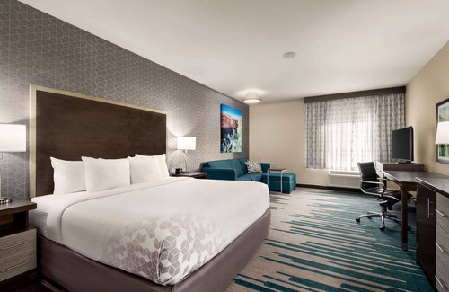 Clovis Hotel | La Quinta Inn & Suites by Wyndham Clovis CA