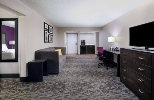 Town Center Hotel | La Quinta Inn & Suites by Wyndham Kennesaw