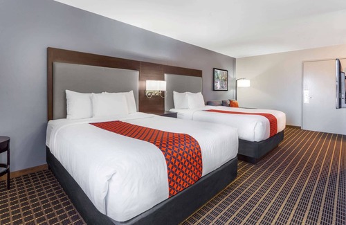Rockford Hotel | La Quinta Inn & Suites by Wyndham Rockford
