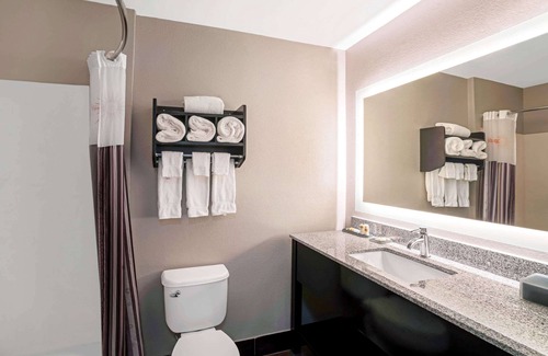 Lebanon Hotel | La Quinta Inn & Suites by Wyndham Lebanon