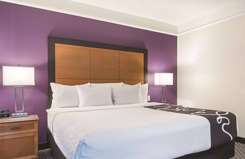 Guasti Hotel | La Quinta Inn & Suites by Wyndham Ontario Airport
