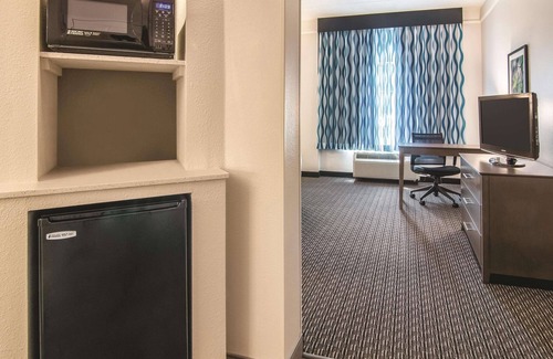 Orlando Hotel | La Quinta Inn & Suites by Wyndham Orlando UCF