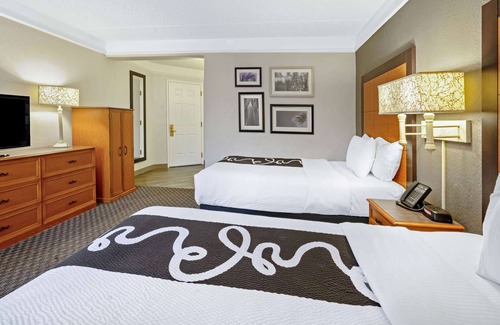 Memorial Hotel | La Quinta Inn & Suites by Wyndham Houston West Park 10