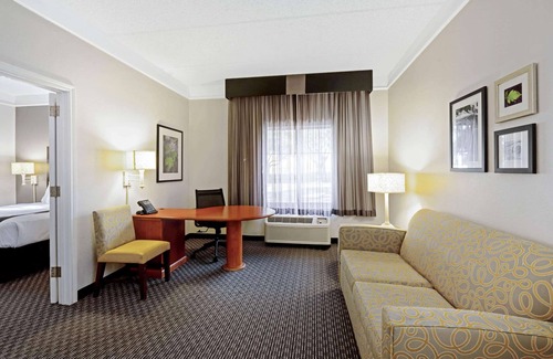 Memorial Hotel | La Quinta Inn & Suites by Wyndham Houston West Park 10