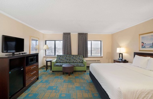 Jackson Hotel | La Quinta Inn & Suites by Wyndham Jackson