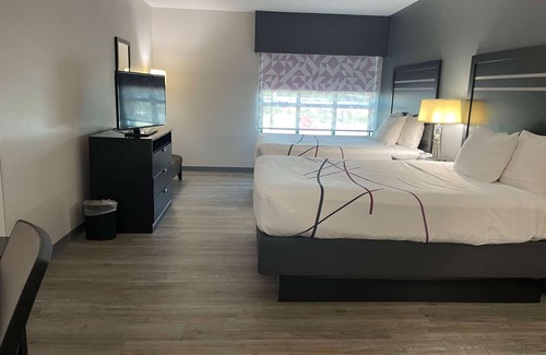 Tulsa Hotel | La Quinta Inn & Suites by Wyndham Tulsa Midtown