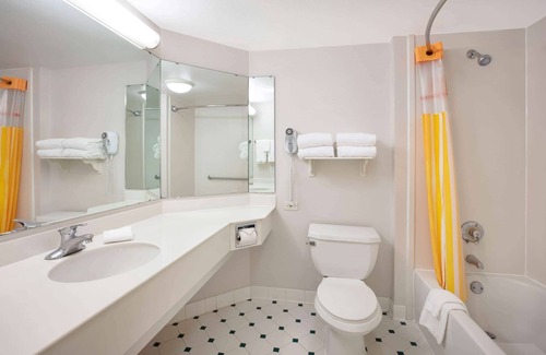 Ocala Hotel | La Quinta Inn & Suites by Wyndham Ocala