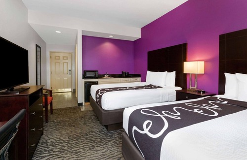 Sun Bay South Hotel | La Quinta Inn & Suites by Wyndham Tampa Bay Area-Tampa South