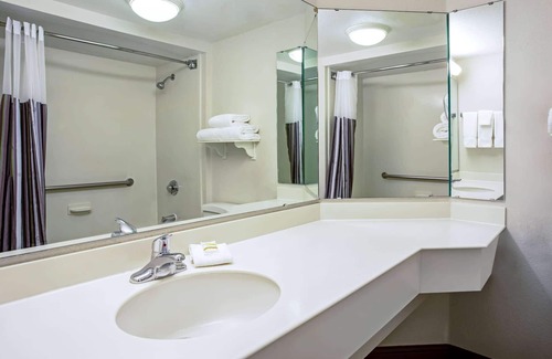 Tucson Hotel | La Quinta Inn & Suites by Wyndham Tucson Airport