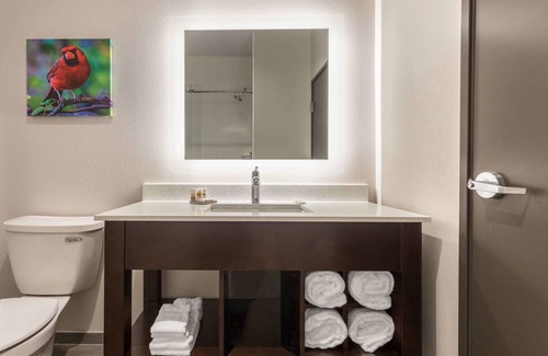 Bloomington Hotel | La Quinta Inn & Suites by Wyndham Bloomington