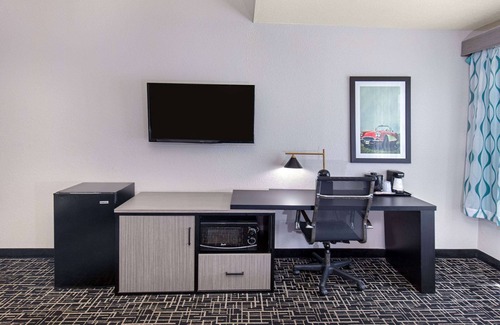 Bowling Green Hotel | La Quinta Inn & Suites by Wyndham Bowling Green