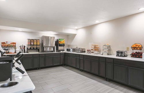 Brooklyn Park Hotel | La Quinta Inn & Suites by Wyndham Minneapolis Northwest