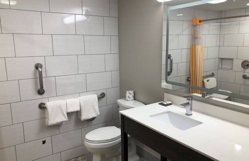 Brooklyn Park Hotel | La Quinta Inn & Suites by Wyndham Minneapolis Northwest