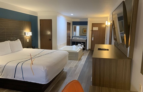 Oklahoma City Hotel | La Quinta Inn & Suites by Wyndham OKC North - Quail Springs