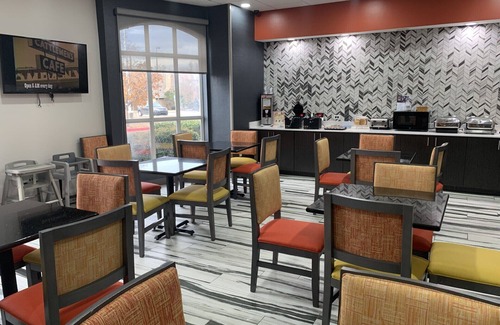 Oklahoma City Hotel | La Quinta Inn & Suites by Wyndham OKC North - Quail Springs