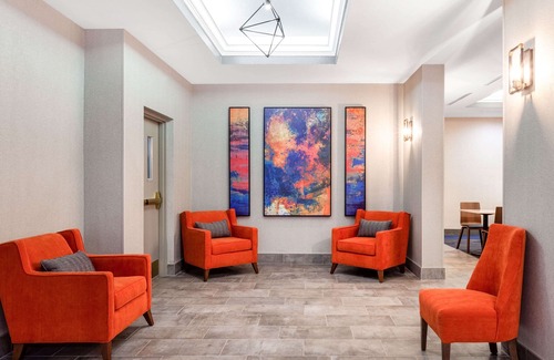 Fossil Park Hotel | La Quinta Inn & Suites by Wyndham St. Petersburg Northeast