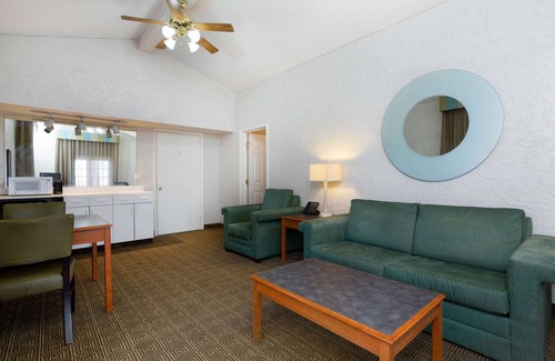 Westshore Hotel | La Quinta Inn Tampa Airport Stadium Westshore