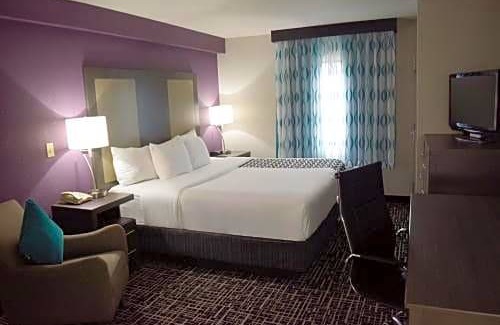 West Long Branch Hotel | La Quinta Inn by Wyndham West Long Branch