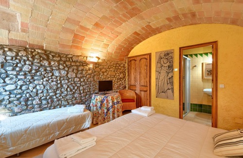 Pontos House | La requisa. House for 15 people in a cozy town