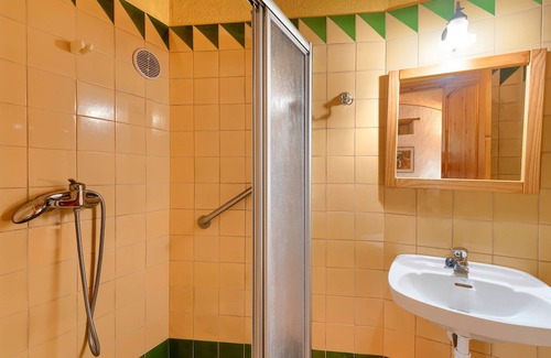 Pontos House | La requisa. House for 15 people in a cozy town