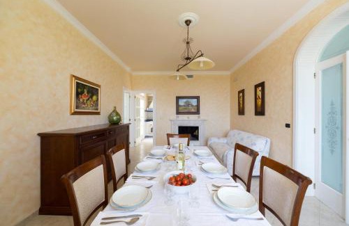 Castro Marina Villa | La Ripostiera by BarbarHouse