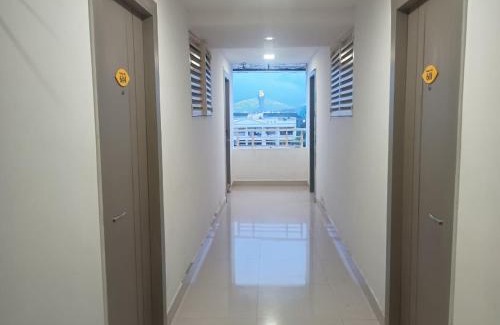 Madhapur Hotel | La Riviera Suites