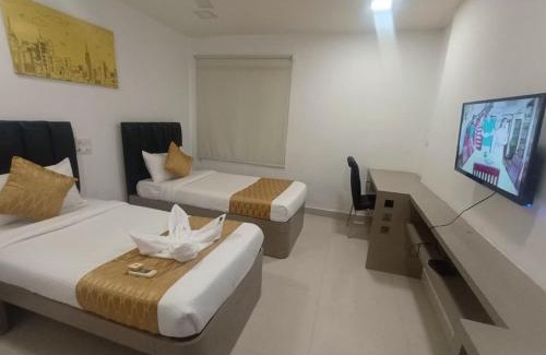 Madhapur Hotel | La Riviera Suites