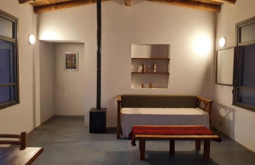 Las Rosas House | La Roja y Barro tal vez