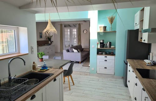 Fouras Villa | La Ruche, charming villa, enclosed garden, 5 min walk to beaches and pedestrian street