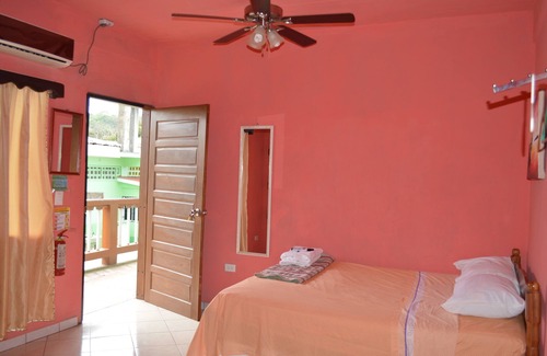 San Ignacio House | LA's Guest House