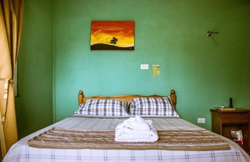 San Ignacio House | LA's Guest House