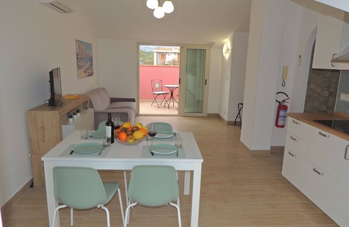Stazzo Apartment | La Scogliera Apartment -50 m from the sea with breathtaking views of the sea and Mount Etna