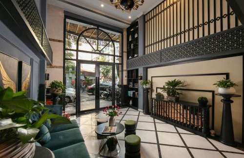 Hang Bac Hotel | La Selva Premium Hotel