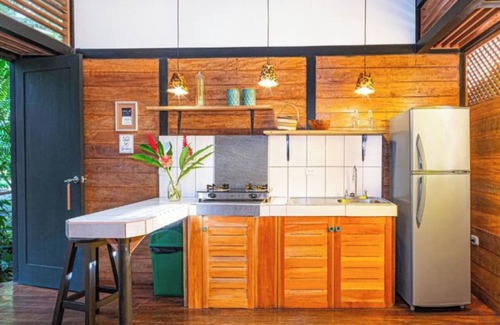Cahuita Hotel | La Shamana Ecological, Concept in the Jungle
