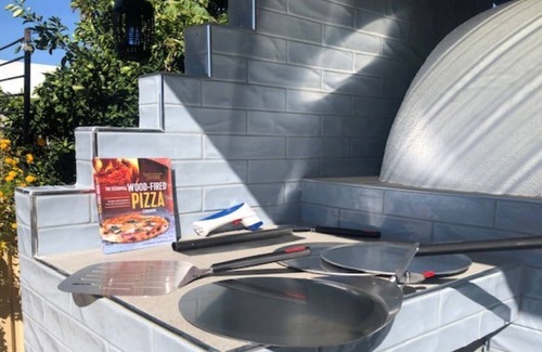 South Yunderup House | La Siesta On The Canal - Pizza Oven, Paella, Park your boat on private jetty!