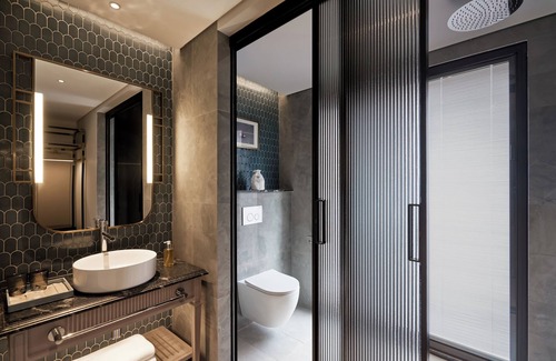 Downtown Ho Chi Minh City Hotel | La Siesta Premium Saigon Central