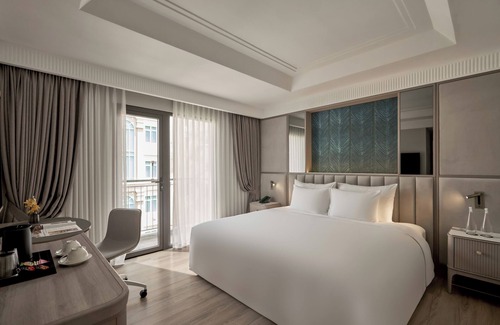Downtown Ho Chi Minh City Hotel | La Siesta Premium Saigon Central