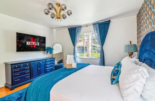 Beachwood Canyon House | LA Style Retreat near Hollywood Sign & Star Alley