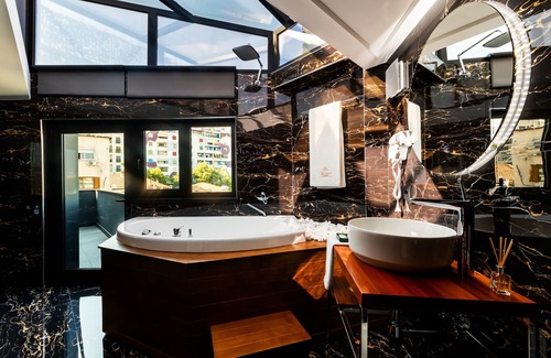 Tirana Hotel | La Suite Boutique Hotel