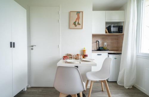 Saint-Nazaire Apartment | La Suite Le studio ANANAS vue sur jardin proche plages