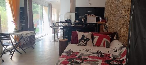 Villeneuve-Saint-Denis House | La suite musicale