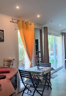 Villeneuve-Saint-Denis House | La suite musicale